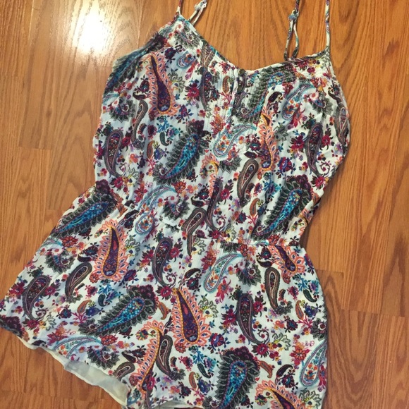 American Eagle Paisley Floral Romper Size Large - Picture 3 of 13